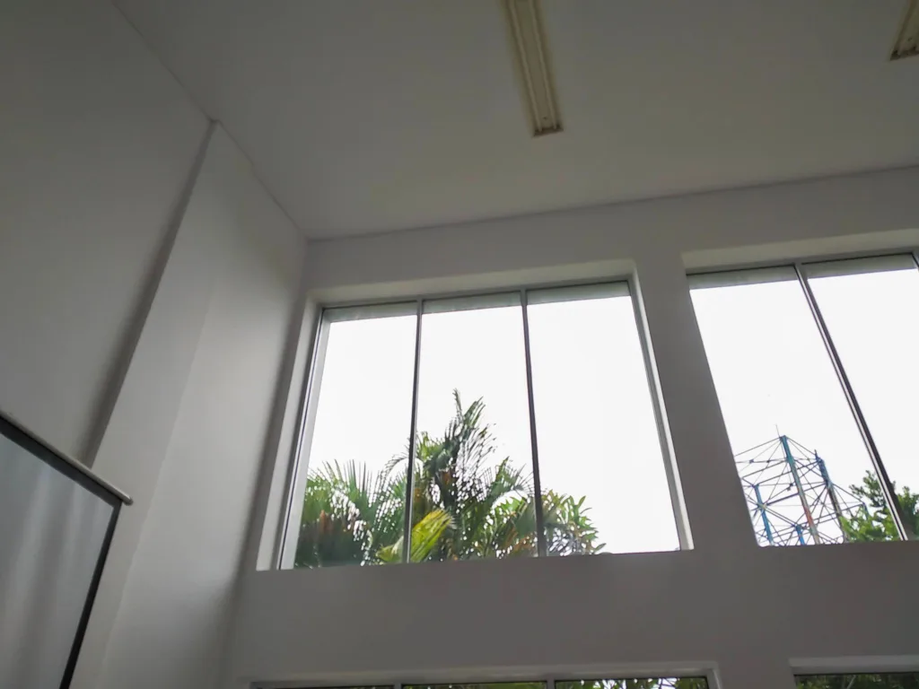 cara memanfaatkan cahaya matahari untuk interior rumah