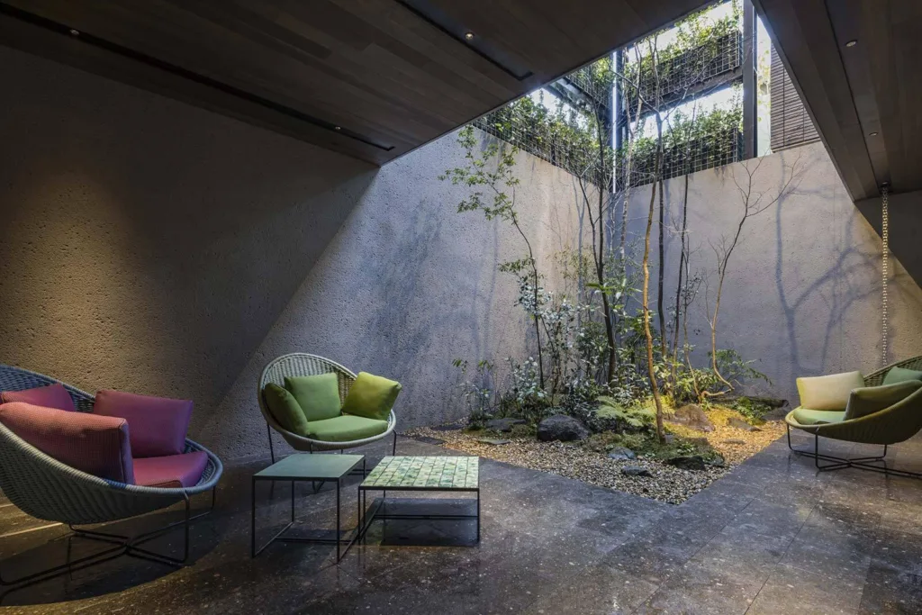 inspirasi sunken courtyard untuk hunian